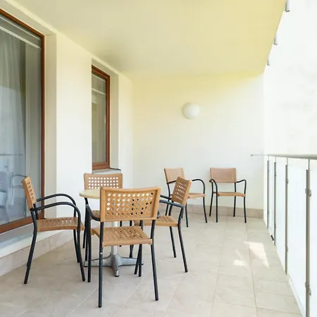 Aquamarina, Sun & Snow *