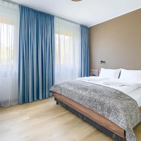 Aquamarina, Sun & Snow *