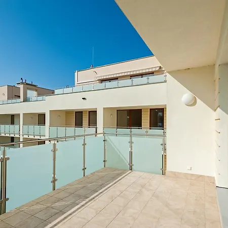 Aquamarina, Sun & Snow Apartment